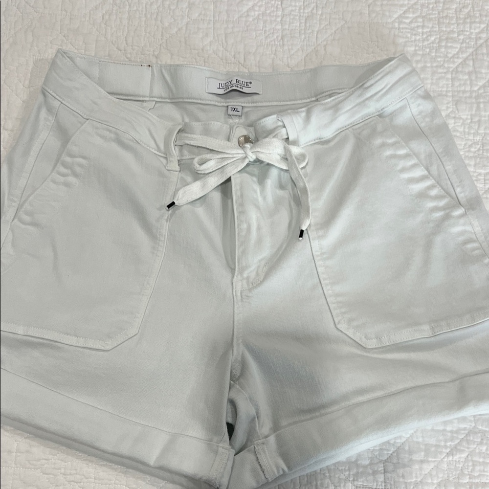 Judy Blue White Drawstring Pocket Athletic Shorts